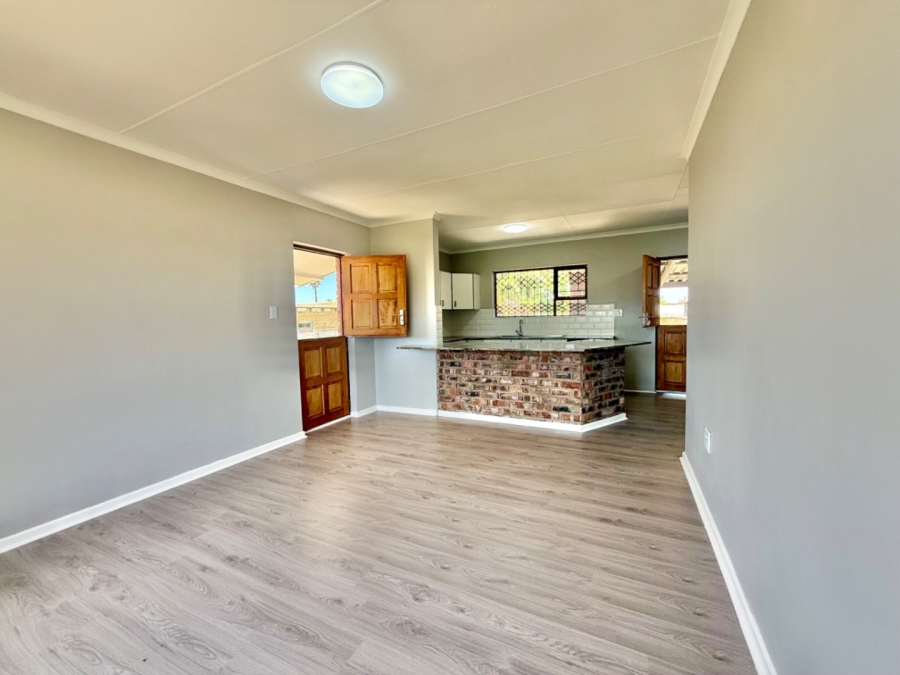 4 Bedroom Property for Sale in Bluewater Bay Eastern Cape